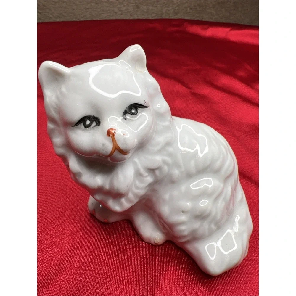 Vintage Small White Persian Cat Figurine Signed GOT 2.5 In X 3 In